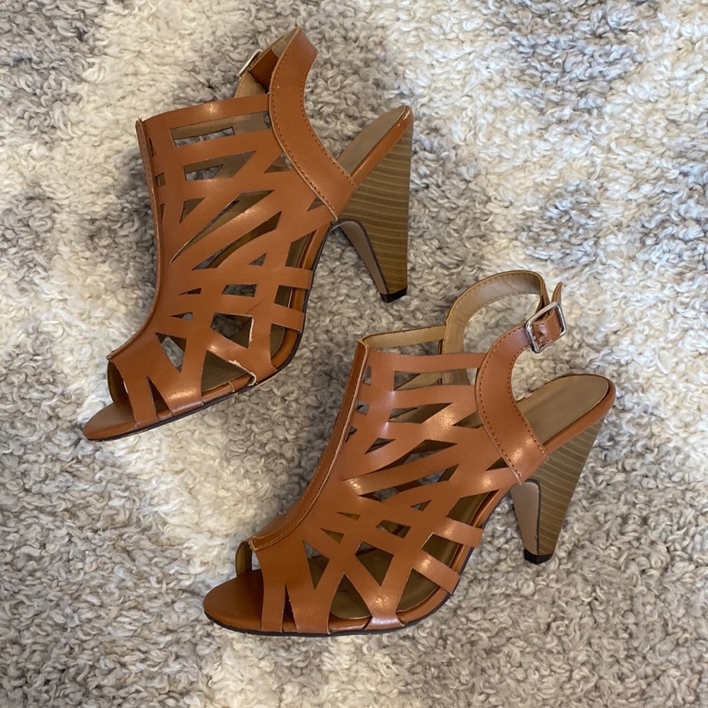 charles albert francesca’s cut out heels